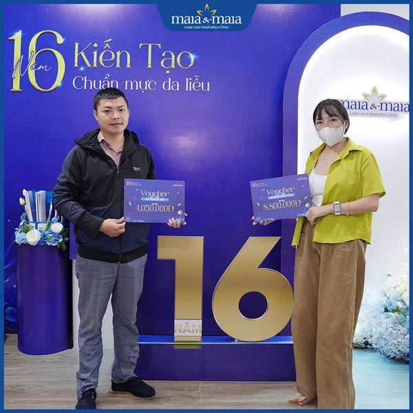 khách hàng bốc thăm nhận thưởng