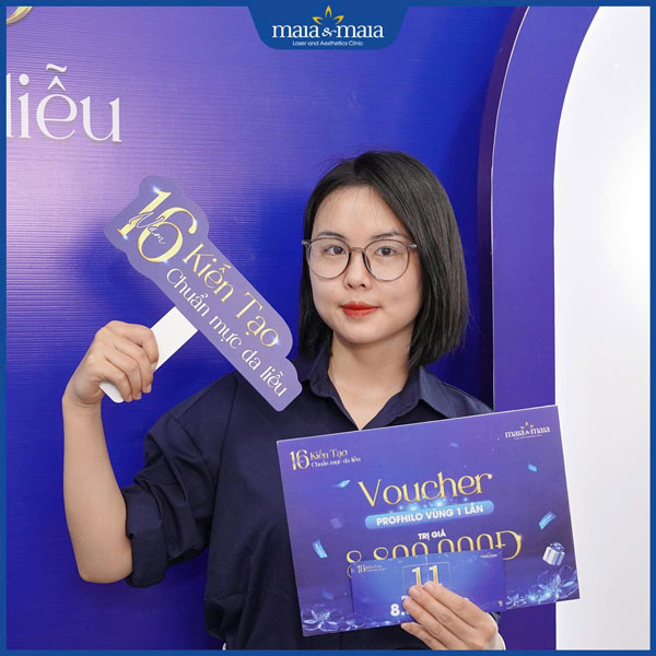 khách hàng nhận thưởng