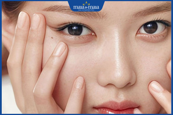 nốt ruồi duyên gần mắt