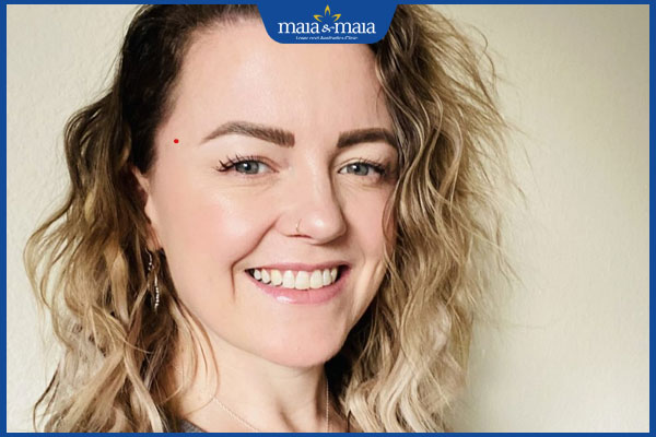 Khám phá ý nghĩa của từng vị trí nốt ruồi son phú quý 3 nốt ruồi son ở thái dương