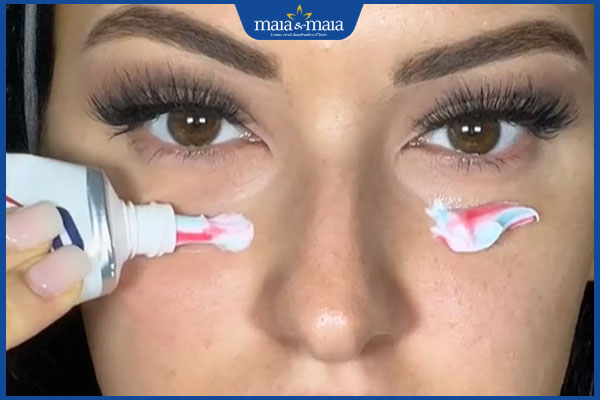 Hướng dẫn chi tiết cách trị thâm mắt bằng kem đánh răng 2 dùng kem đánh răng trị thâm mắt