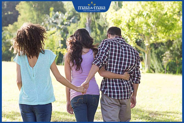 Mắt trắng môi thâm là tướng gì? Cách cải thiện hiệu quả 2 không chung thủy