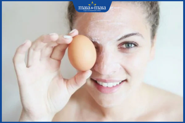 Thực hư hiệu quả trị thâm mắt bằng trứng gà? Cần lưu ý gì? 2 lăn trứng gà trị thâm mắt