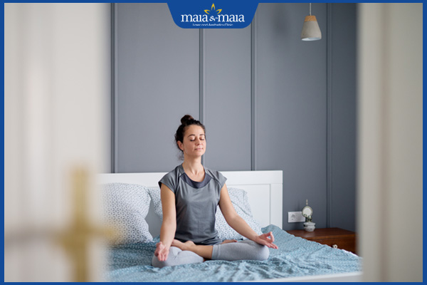 Cách khắc phục tình trạng thức khuya mắt thâm hiệu quả 2 ngồi thiền