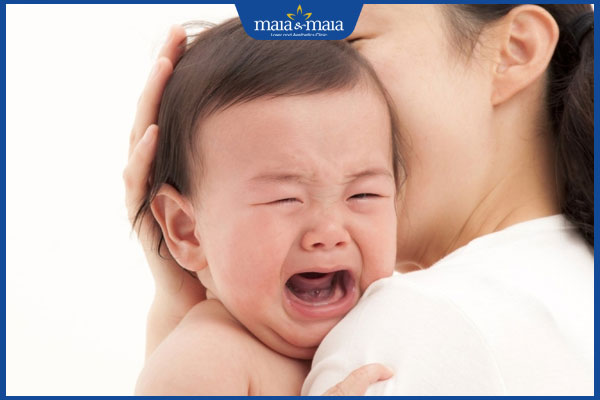 trẻ quấy khóc
