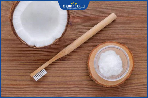 súc miệng bằng dầu dừa