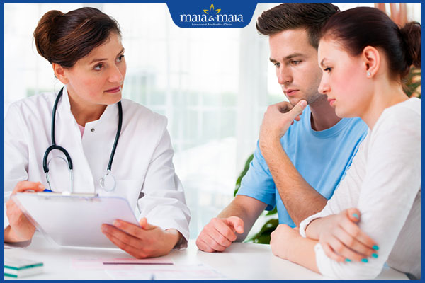 vợ chồng khám bác sĩ