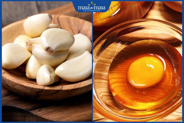 tỏi và lòng đỏ trứng gà