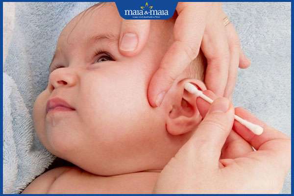 Nấm ống tai ở trẻ do đâu? Dấu hiệu và cách điều trị 5 vệ sinh tai cho trẻ