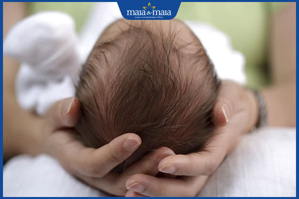 tóc máu ở trẻ sơ sinh