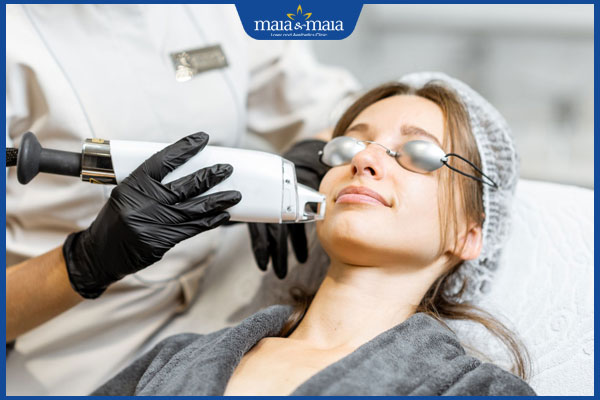 Quy trình se khít lỗ chân lông bằng laser & chi phí thực hiện 3 bác sĩ dùng laser trẻ hóa