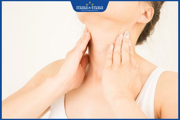 Nếp nhăn ở cổ xuất hiện sớm do đâu? Cách điều trị cải thiện 3 massage cổ