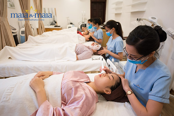Khách hàng trải nghiệm dịch vụ tại PK Khách hàng trải nghiệm dịch vụ tại PK